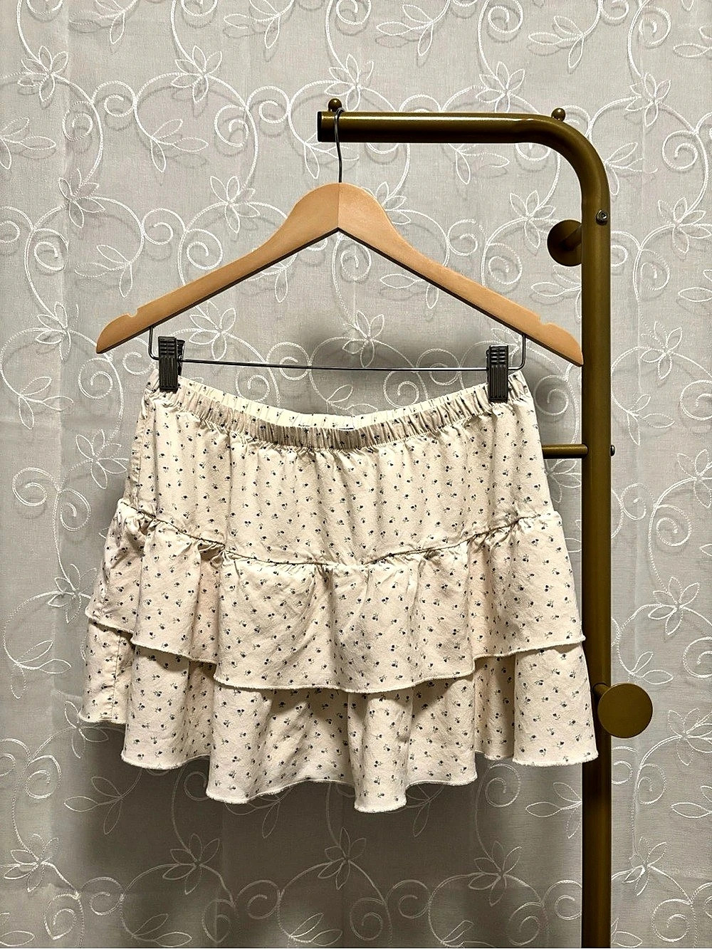 Brandy Melville Cream Floral Mini Ruffle Skirt